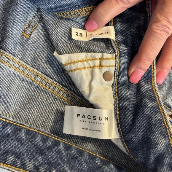 PacSun Womens Mom High-Waisted Denim Shorts Size 28 Light Wash - Picture 8 of 10